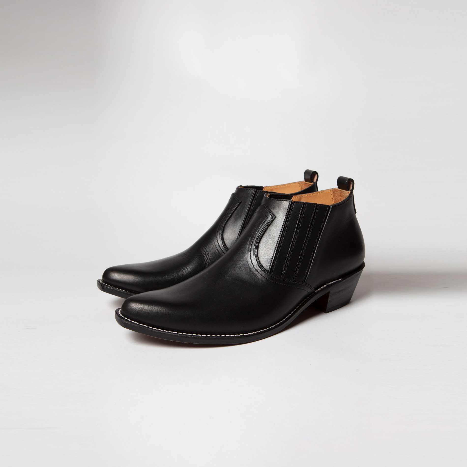 THE LETTERS WESTERN MID CUT SIDEGORE SHOES BLACK